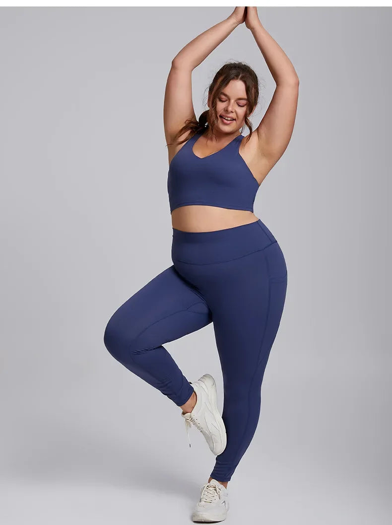 Plus Size Yoga Outfit – Sports Bra & Leggings Set